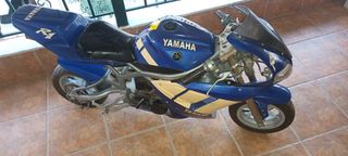 Yamaha 2013 R1 replica-thumb-1