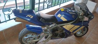 Yamaha 2013 R1 replica-thumb-2