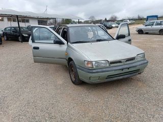 Nissan Sunny 1993-thumb-11
