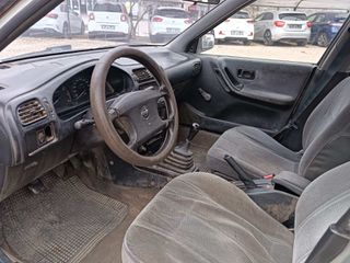 Nissan Sunny 1993-thumb-12