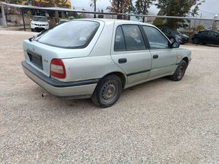 Nissan Sunny 1993-thumb-2