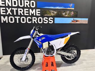 Husqvarna FE 250 2025 FE 250 HERITAGE-thumb-2