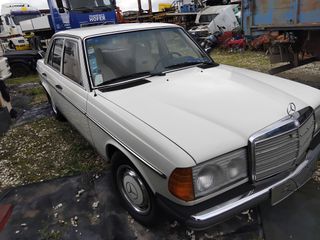 Mercedes-Benz E 240 1982-thumb-1