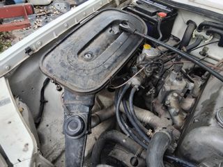 Mercedes-Benz E 240 1982-thumb-9