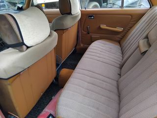 Mercedes-Benz E 240 1982-thumb-13
