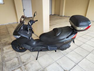 Suzuki Burgman 200 2014-thumb-2