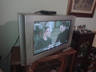 tv sony trinitron 32 αρα με αποκωδικοποιητη