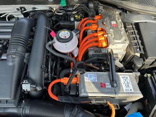 Volkswagen Golf 2018 *GTE DSG*204ps*Plug in*-thumb-39