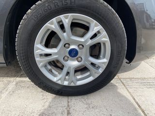 Ford B-Max 2016-thumb-9