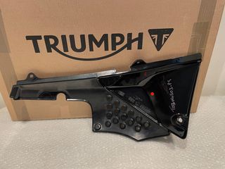 Triumph rear side panel lh TIGER 885 carbs πλαϊνό καπάκι ουράς Τ2304503-PG-thumb-1
