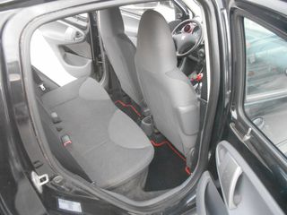 Peugeot 107 2008-thumb-9