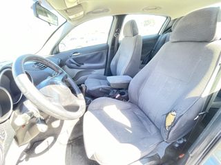 Alfa Romeo Alfa 147 2004-thumb-9