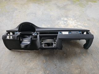Ταμπλό μαύρο χωρίς ποτηροθήκες απο BMW E90 2005