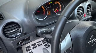 Opel Corsa 2012-thumb-46