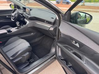Peugeot 3008 2019-thumb-9
