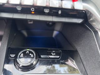 Peugeot 3008 2019-thumb-20
