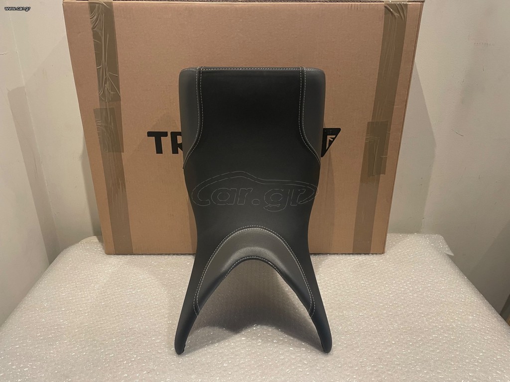 ΠΡΟΣΦΟΡΑ OLD STOCK Triumph front seat TIGER 800   σελλα οδηγού  T2304370