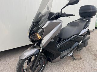 Yamaha XMAX 250 2015-thumb-1