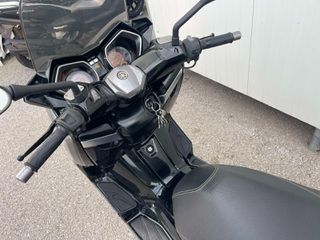 Yamaha XMAX 250 2015-thumb-5