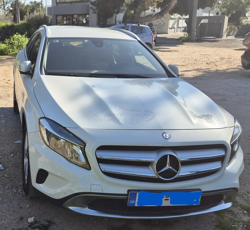 Mercedes-Benz GLA 180 '17 URBAN DIESEL AUTOMATIC