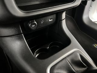 Citroen C3 2017 1.2 PURETECH SHINE 110hp-thumb-76