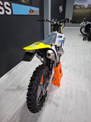 Husqvarna TE 250 2024 TE 250 i-thumb-3