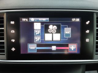 Peugeot 308 2016 1,2/110 hp-5Π - ΤΙΜΗ ΜΕ ΜΤΒ/ΣΗ ΚΑΙ SERVICE --thumb-30