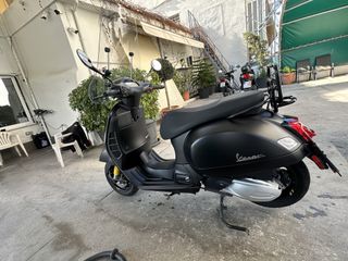 Vespa GTS Super Tech 300 2021