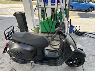 Vespa GTS Super Tech 300 2021-thumb-1
