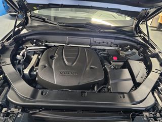 Volvo XC 60 2018-thumb-7