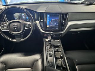 Volvo XC 60 2018-thumb-10