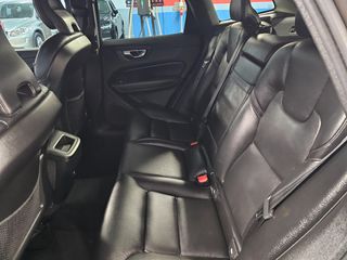 Volvo XC 60 2018-thumb-11