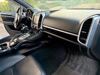 Porsche Cayenne 2013-thumb-16