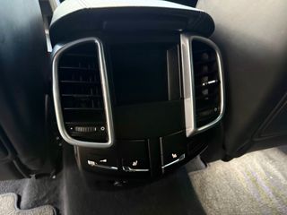 Porsche Cayenne 2013-thumb-20