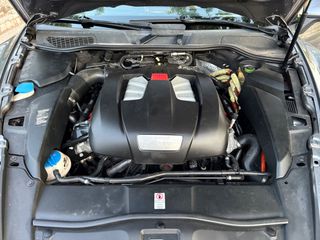 Porsche Cayenne 2013-thumb-26