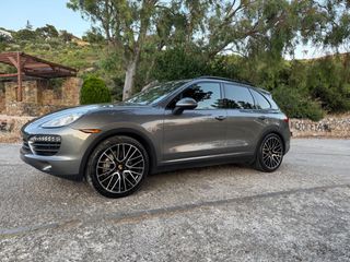 Porsche Cayenne 2013-thumb-6