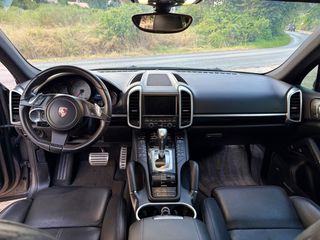 Porsche Cayenne 2013-thumb-11