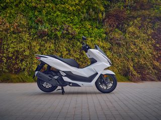 Honda PCX 125 2026 ΕΤΟΙΜΟΠΑΡΑΔΟΤΟ "HONDA MOTO PETSAS"-thumb-5