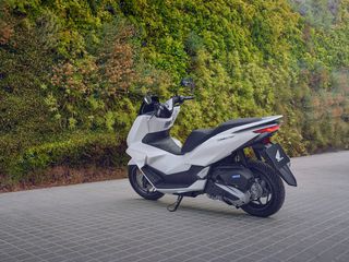 Honda PCX 125 2026 ΕΤΟΙΜΟΠΑΡΑΔΟΤΟ "HONDA MOTO PETSAS"-thumb-6