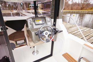 Pegasus 2025 560 Top Fisher-thumb-3