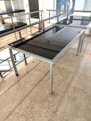 Πωλείται Τραπέζι Βιτρίνα πολυτέλειας χρώμα γκρι ματ, με μαύρο τζάμι (Italian design περιοχή ΒΙΠΕ Ηρακλείου Κρήτης)