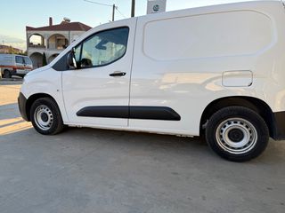 Peugeot Partner 2021-thumb-2