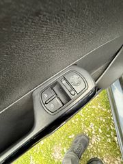 Opel Corsa 2010 S-D-thumb-8