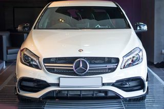 Μαρκέ άριστης ποιότητας μάσκα μαυ΄ρο και χρώμιο look amg a 45 για Mercedes A class W176 2015-2018