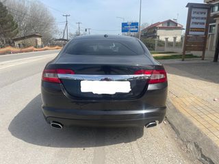 Jaguar XF 2013-thumb-4