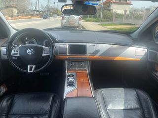 Jaguar XF 2013-thumb-8