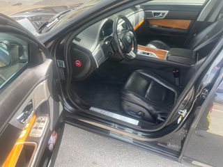Jaguar XF 2013-thumb-10