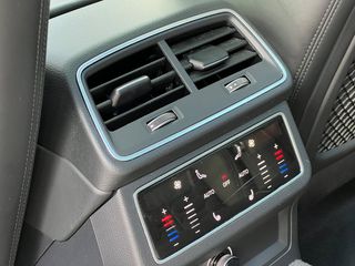 Audi RS6 2020-thumb-26