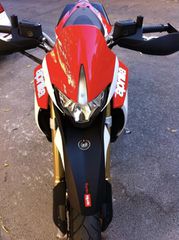 Aprilia Dorsoduro 750 2009-thumb-2
