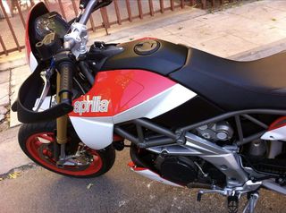 Aprilia Dorsoduro 750 2009-thumb-5